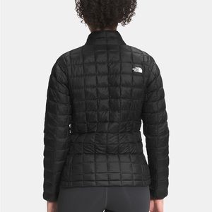 The slim-fit Women’s ThermoBall™ Eco Jacket 2.0